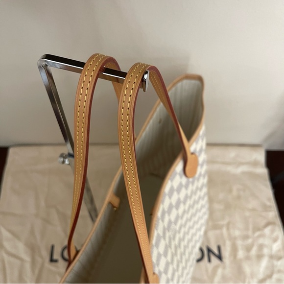 Louis Vuitton Neverfull MM Damier Azur - Picture 10 of 16